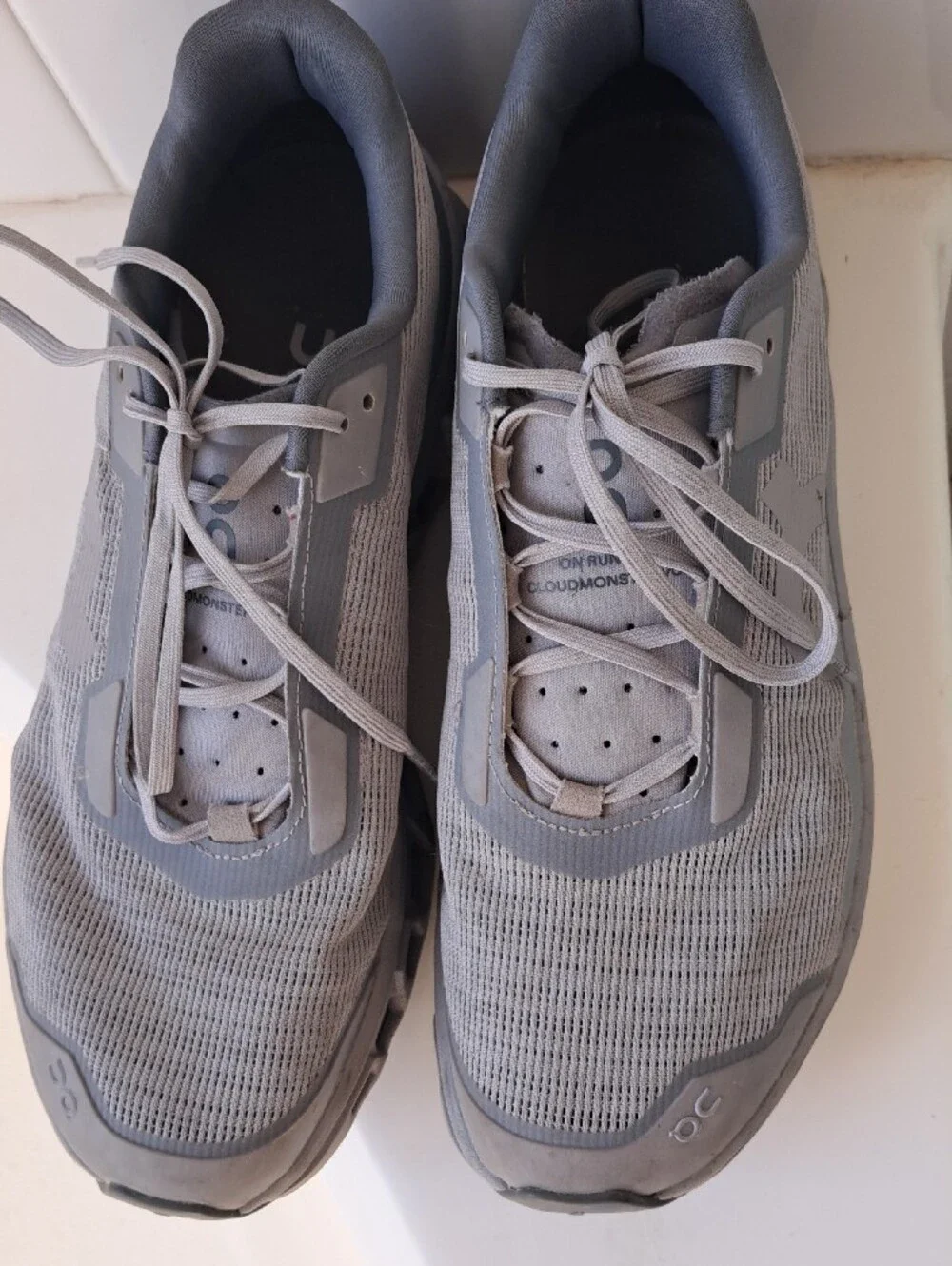 On Running cushioned men’s